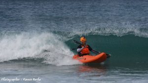 dumbi_surf_kayak1