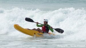 dumbi_surf_kayak4