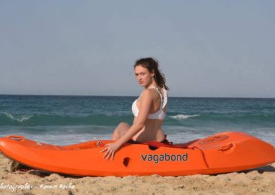 a dumbi_surf_kayak